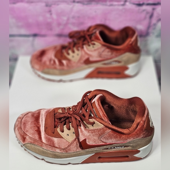 NIKE AIR MAX 90 VELVET "DUSTY PEACH" (898512-201) - Picture 5 of 8